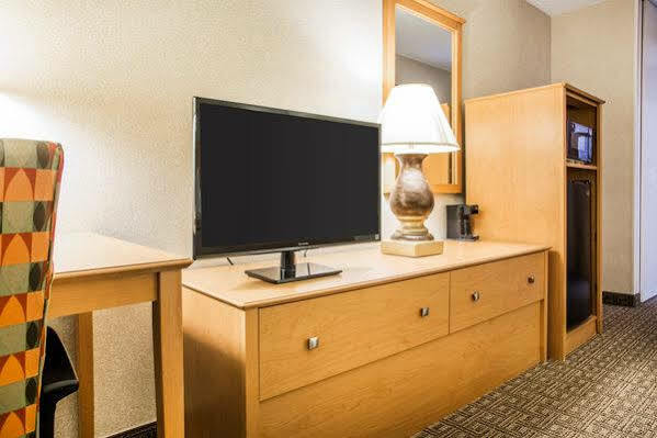 Quality Inn & Suites Green Bay Eksteriør billede